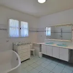 Climatisee De 195 M2 Avec Piscine Privee * 발로리스