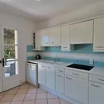 Climatisee De 195 M2 Avec Piscine Privee 펜션 발로리스