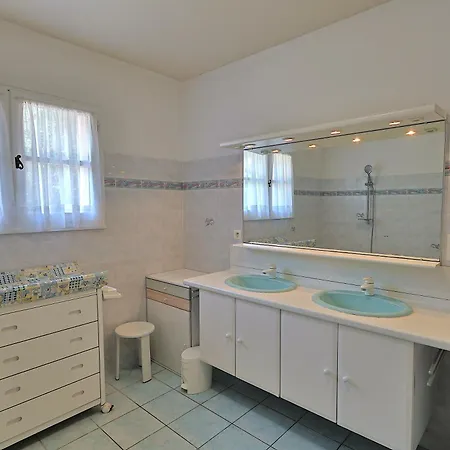 Casa de Férias Climatisee De 195 M2 Avec Piscine Privee *