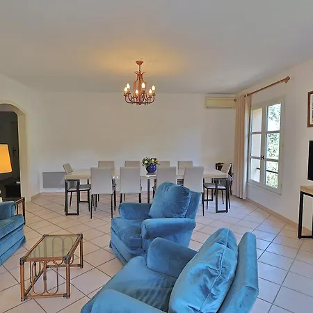 Climatisee De 195 M2 Avec Piscine Privee Vallauris