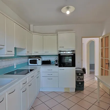 Climatisee De 195 M2 Avec Piscine Privee * Vallauris
