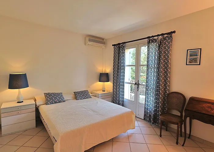 Hébergement de vacances Climatisée De 195 M2 Avec Piscine Privée