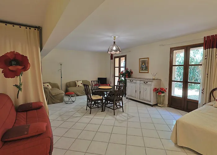 Hébergement de vacances Climatisée De 195 M2 Avec Piscine Privée *