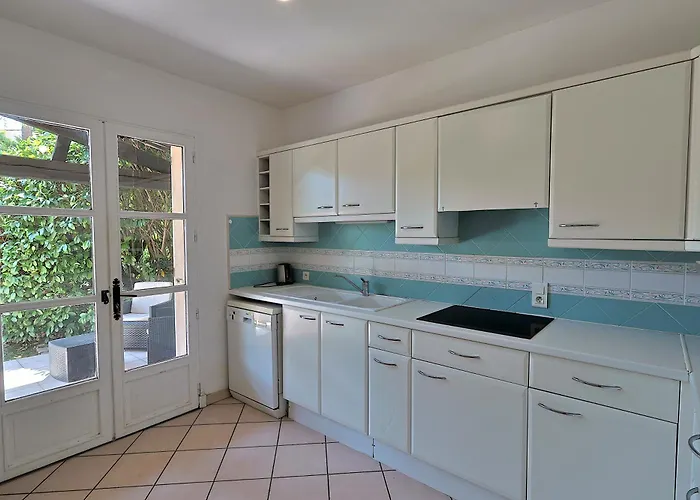 Climatisée De 195 M2 Avec Piscine Privée Hébergement de vacances Vallauris