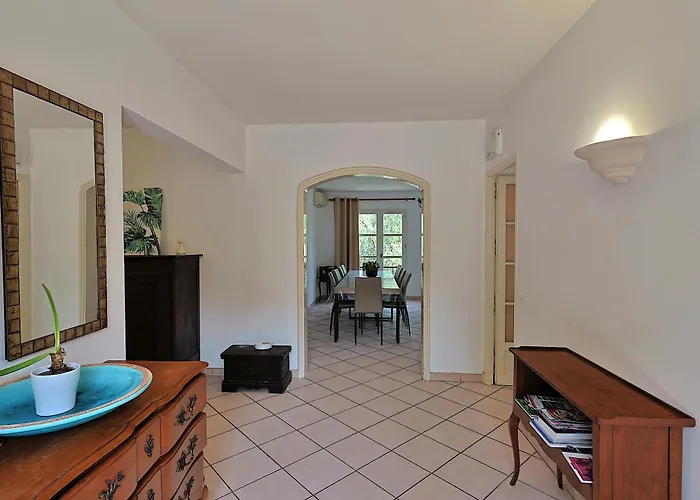 Climatisée De 195 M2 Avec Piscine Privée *